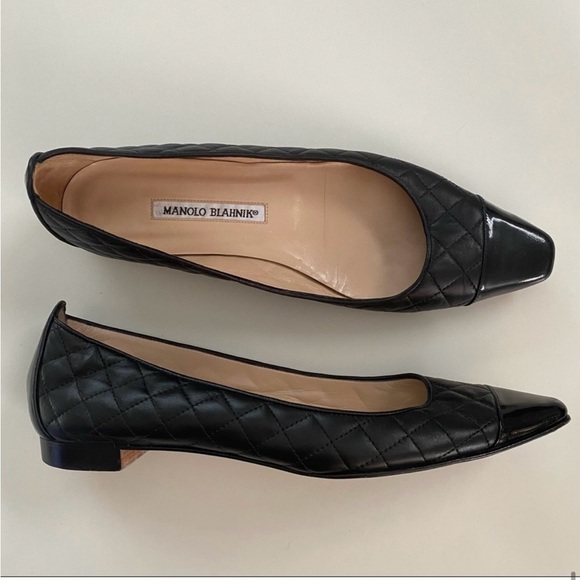 EUC Manolo Blahnik flat - Picture 8 of 11